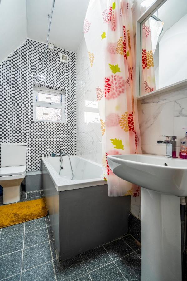 Deluxe 2-Bedroom Flat With Free Parking Birmingham Eksteriør bilde